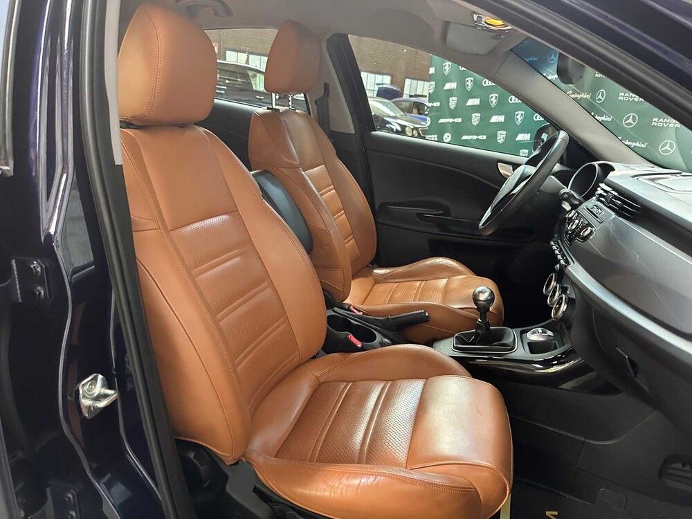 Alfa Romeo Giulietta 1.4 T Distinctive 170hp 2011, 12-RRR-7