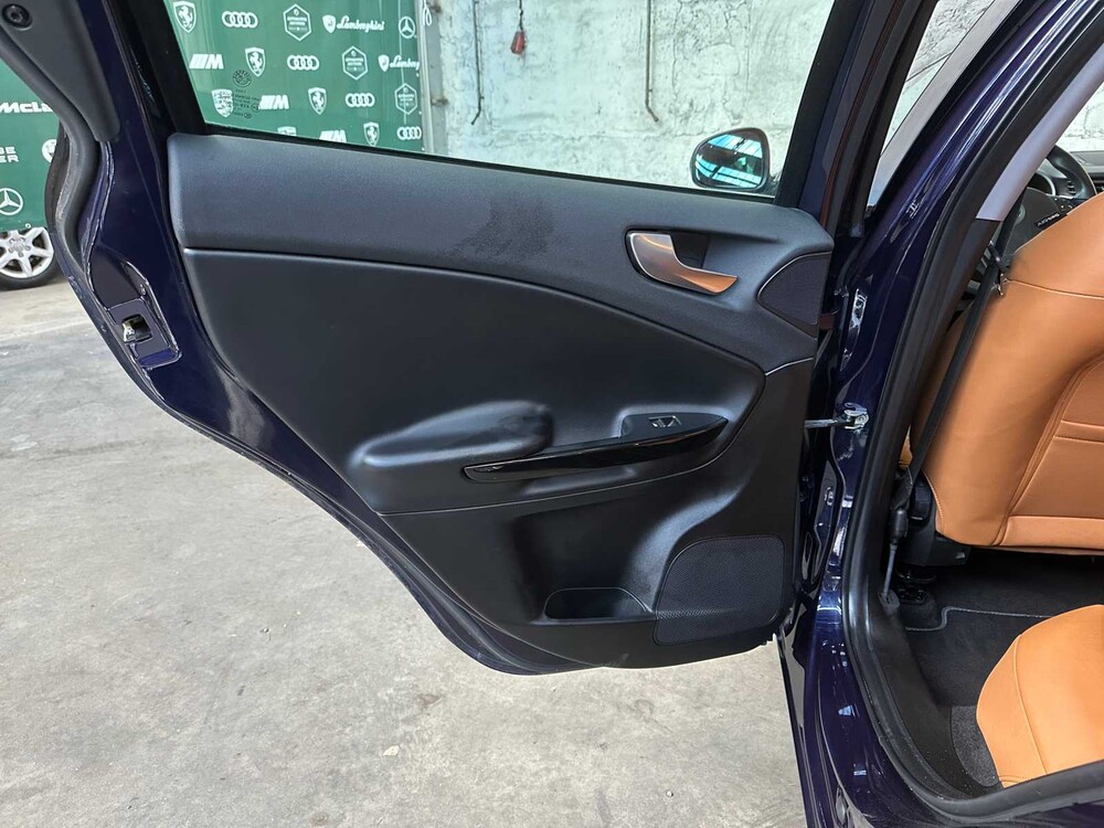 Alfa Romeo Giulietta 1.4 T Distinctive 170hp 2011, 12-RRR-7