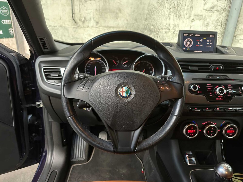 Alfa Romeo Giulietta 1.4 T Distinctive 170hp 2011, 12-RRR-7