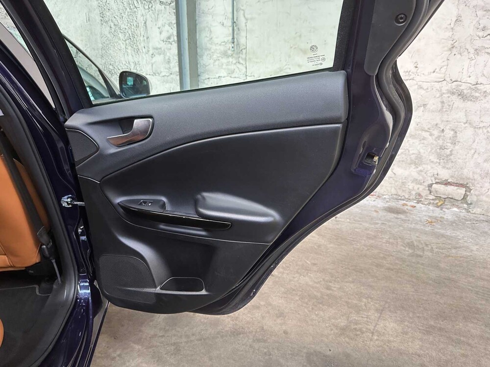 Alfa Romeo Giulietta 1.4 T Distinctive 170hp 2011, 12-RRR-7