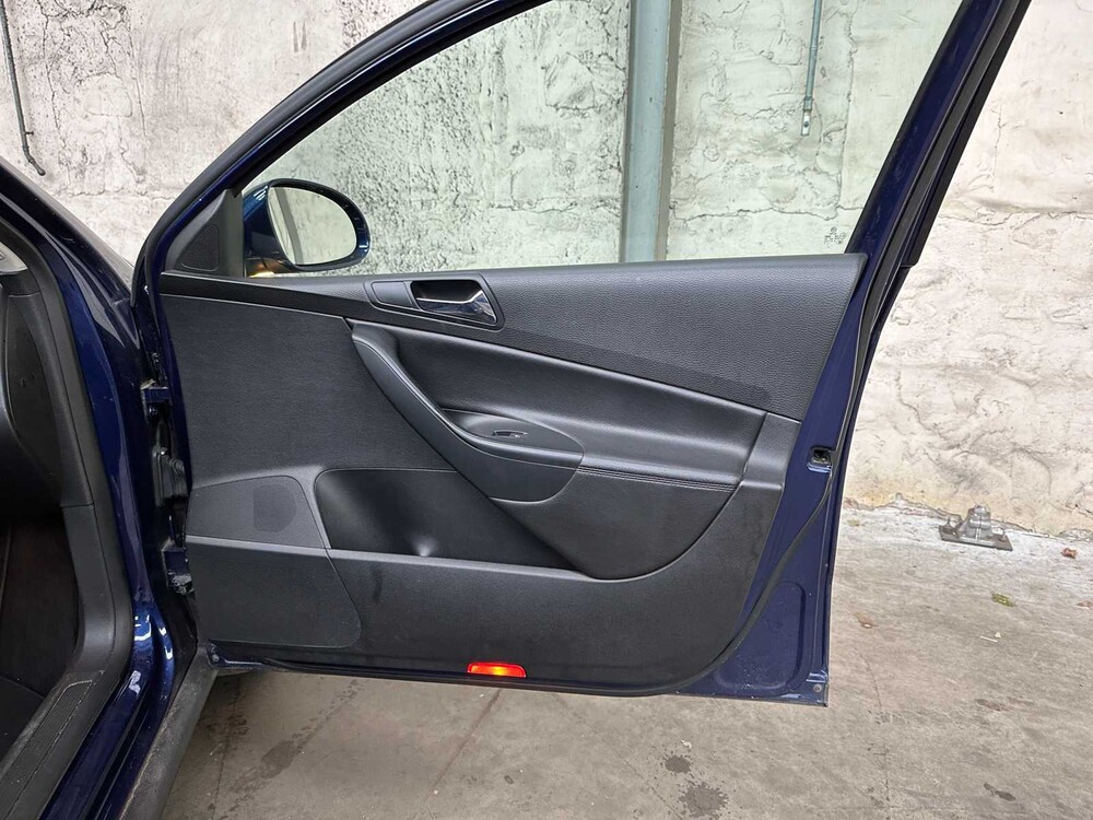 Volkswagen Passat Variant 3.2 V6 Highl. Bns 4M 250hp 2007, 79-XF-VS