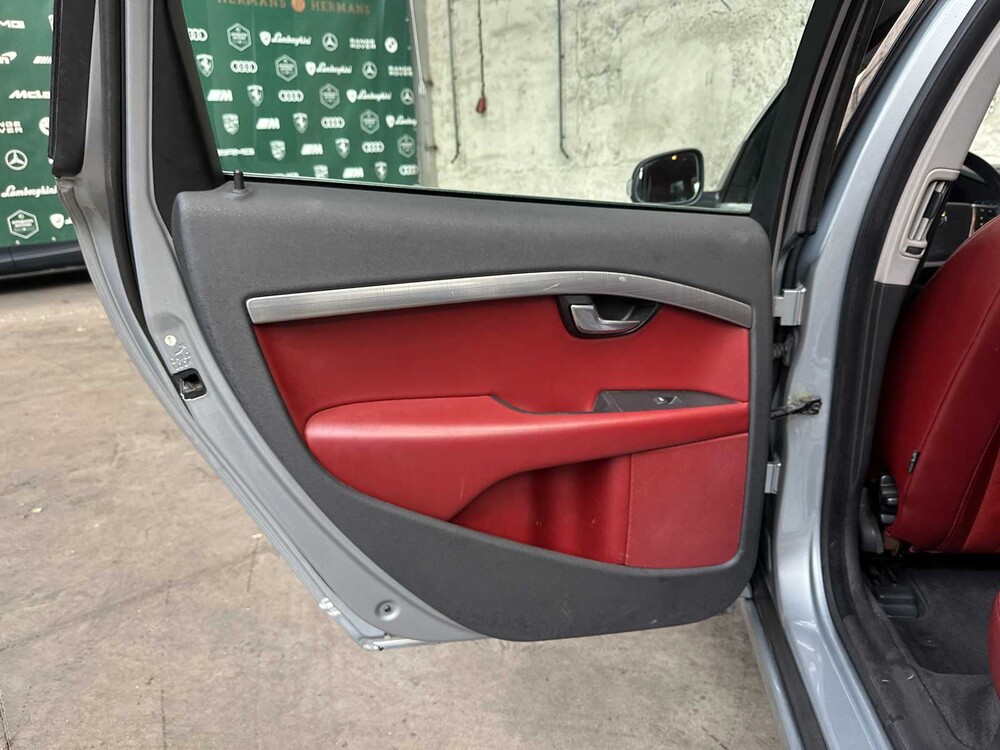 Volvo V70 2.4D Momentum 175hp 2010, 48-KXP-9