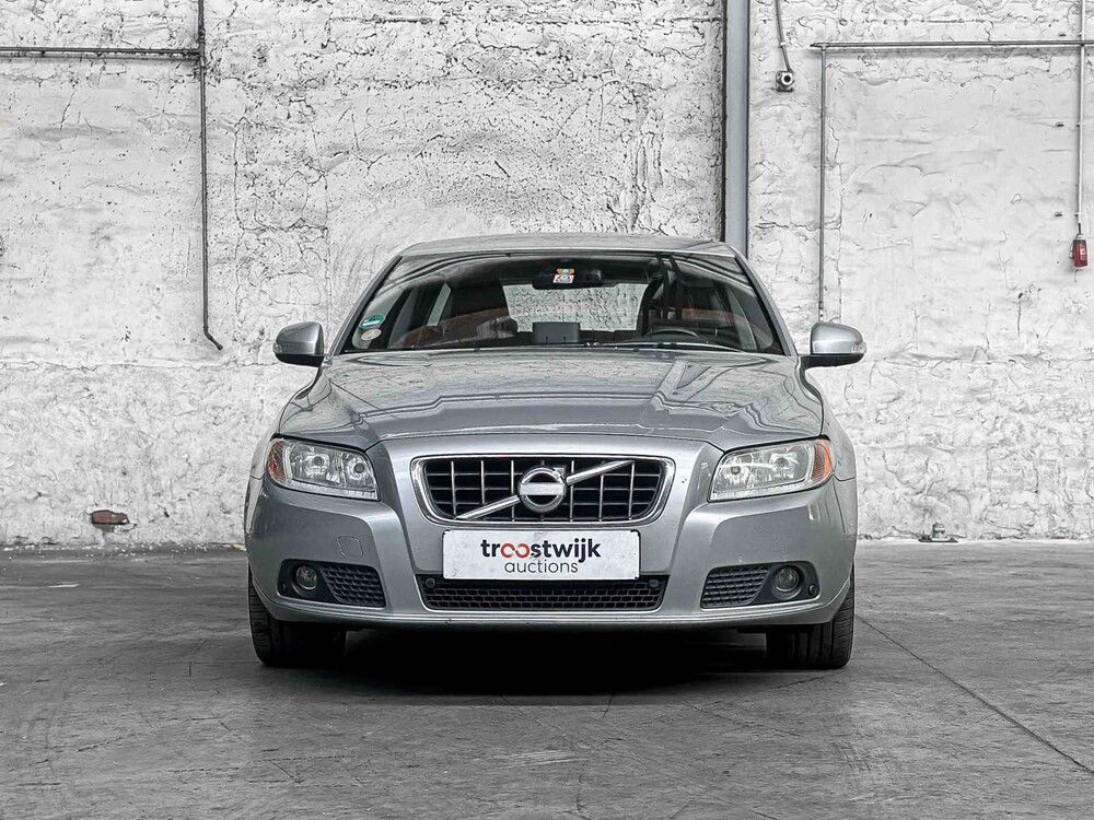 Volvo V70 2.4D Momentum 175hp 2010, 48-KXP-9