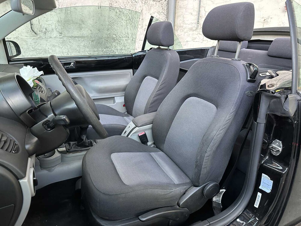 Volkswagen New Beetle Cabriolet 1.6 102hp 2003, 75-GNV-4