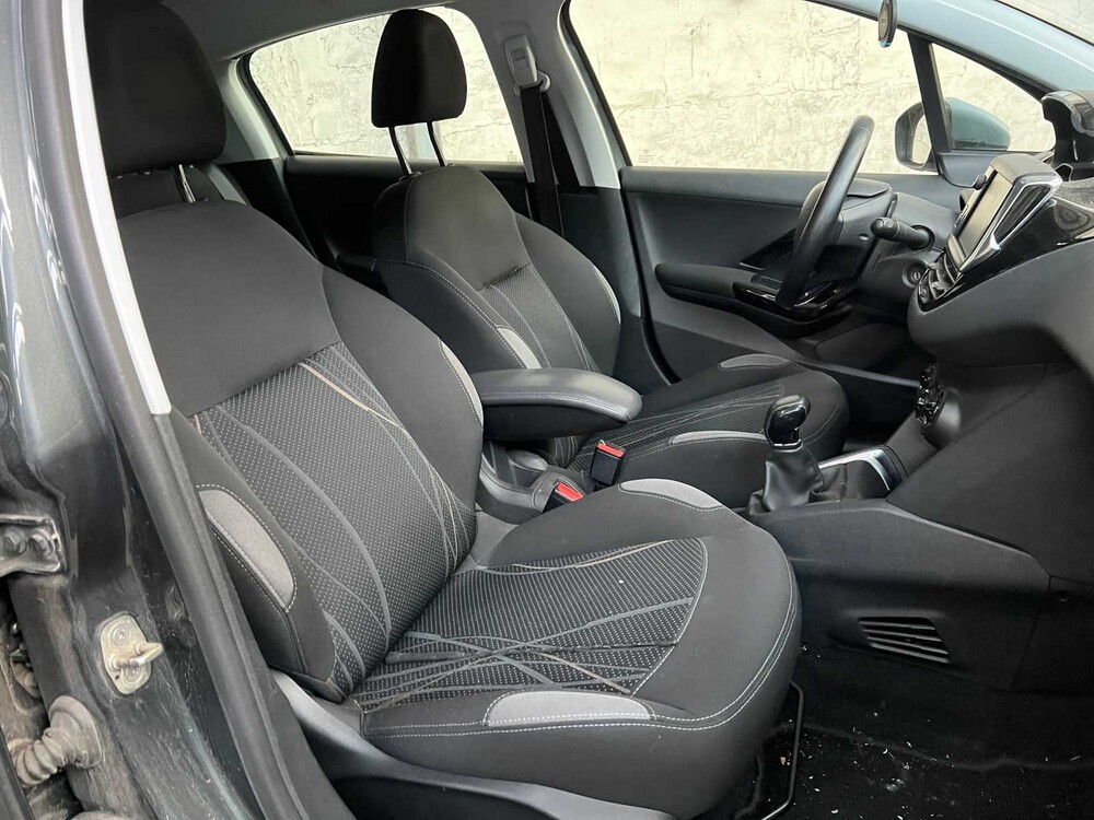 Peugeot 208 1.2 VTi Blue Lease 82hp 2012, 29-XTP-8