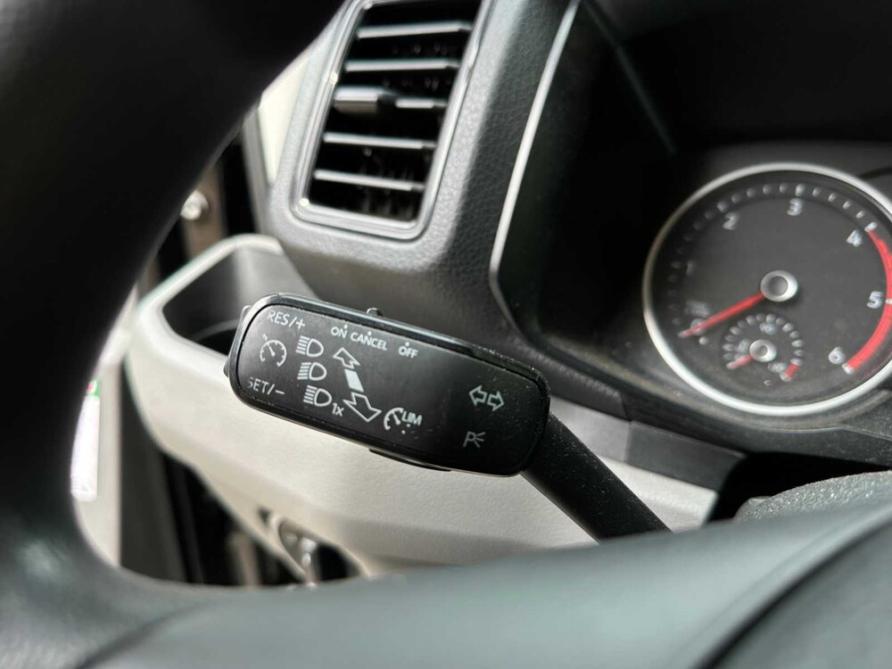 Volkswagen Crafter 35 2.0 TDI L4 EL Highline 177hp 2018, V-106-NZ Commercial Vehicle