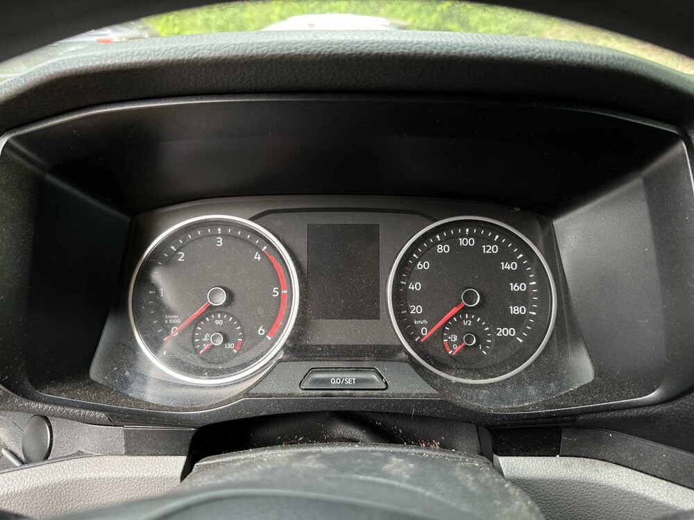 Volkswagen Crafter 35 2.0 TDI L4 EL Highline 177hp 2018, V-106-NZ Commercial Vehicle