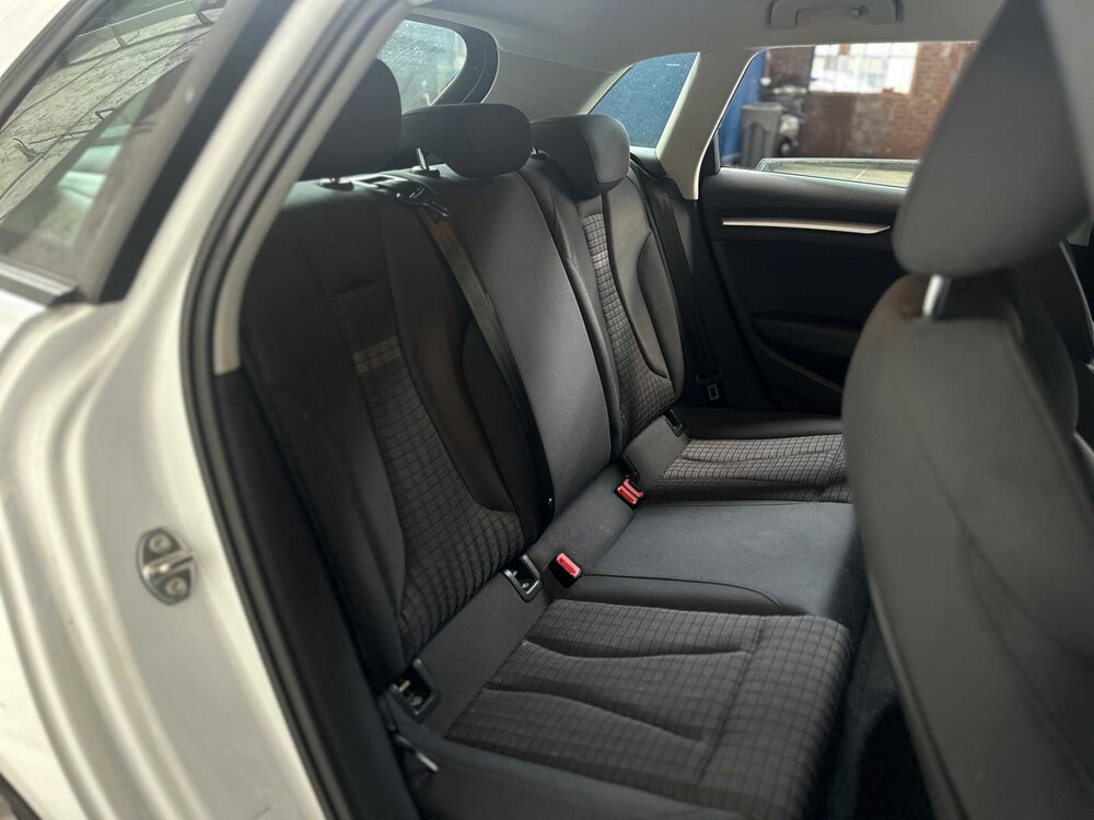 Audi A3 Sportback 1.4 TFSI Ambition Pro Line plus 122hp 2013, 7-KVL-29