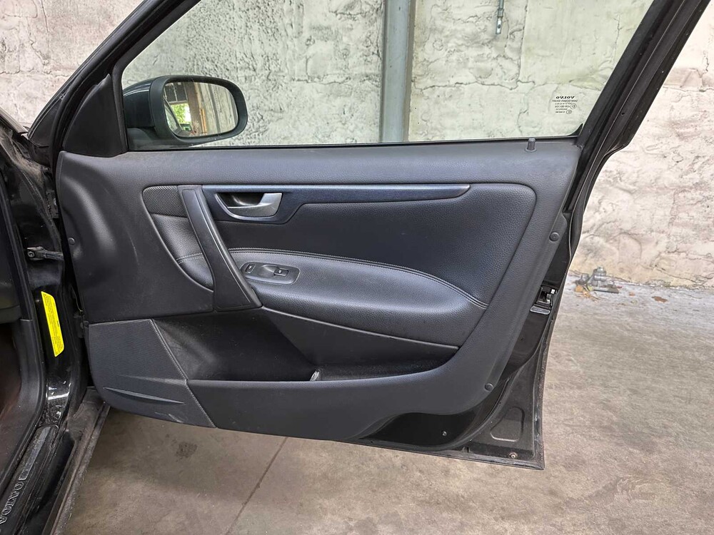 Volvo V70 2.4 SUPREME 170hp 2006, 20-RHB-1