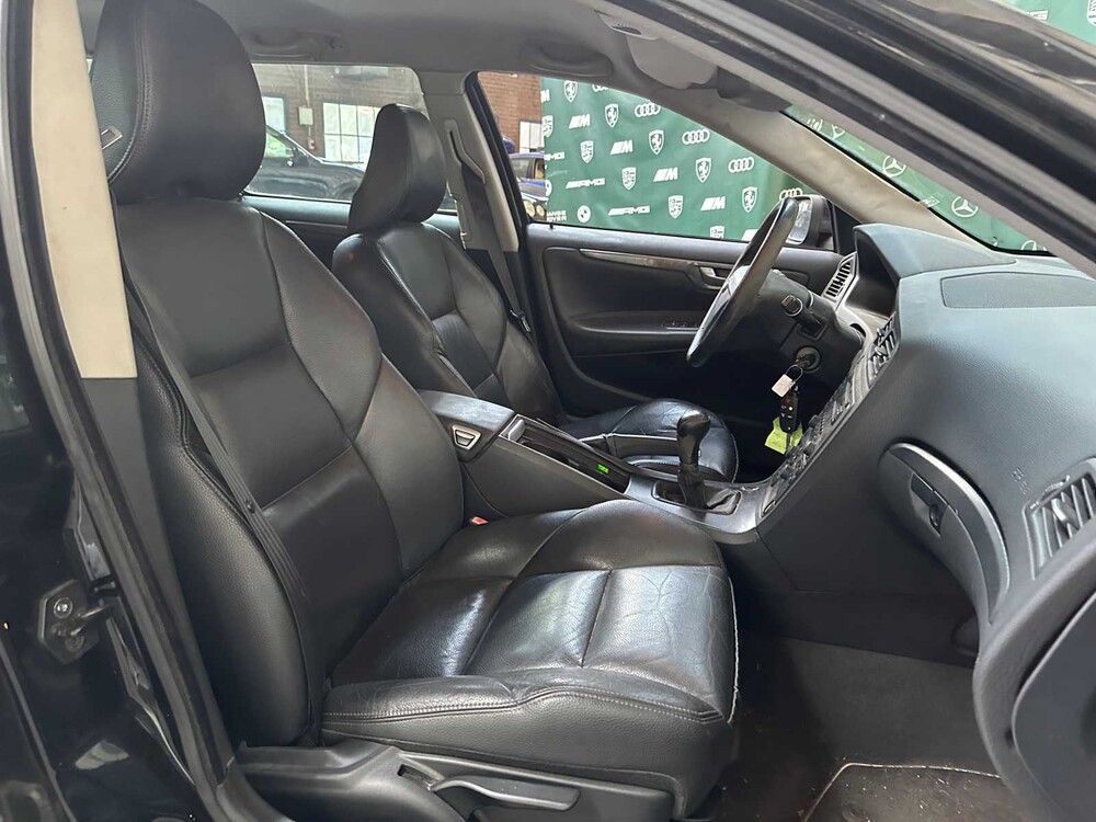 Volvo V70 2.4 SUPREME 170hp 2006, 20-RHB-1