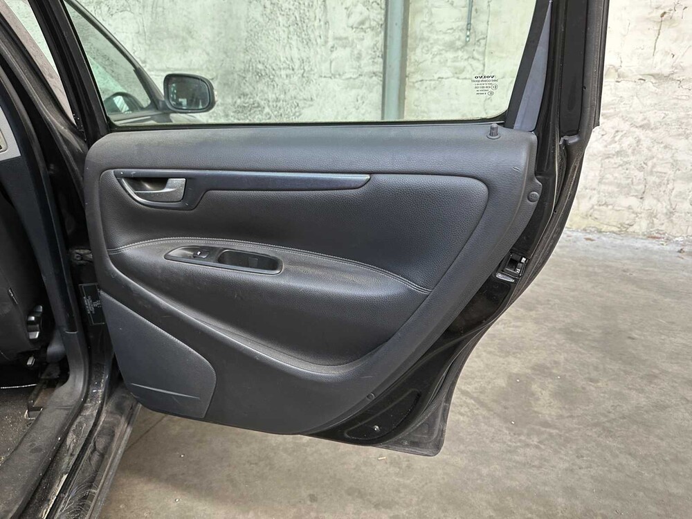 Volvo V70 2.4 SUPREME 170hp 2006, 20-RHB-1