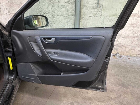 Volvo V70 2.4 SUMMUM 170pk 2006, 20-RHB-1