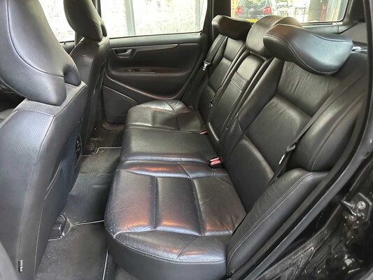 Volvo V70 2.4 SUMMUM 170pk 2006, 20-RHB-1