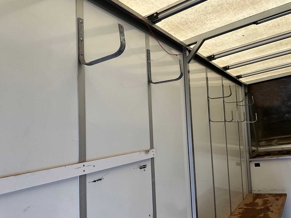 Iveco 50-C17 Glass truck with workshop equipment and glass racks (electrically lockable) 185996km Year of manufacture: 2016, 34-BHD-8