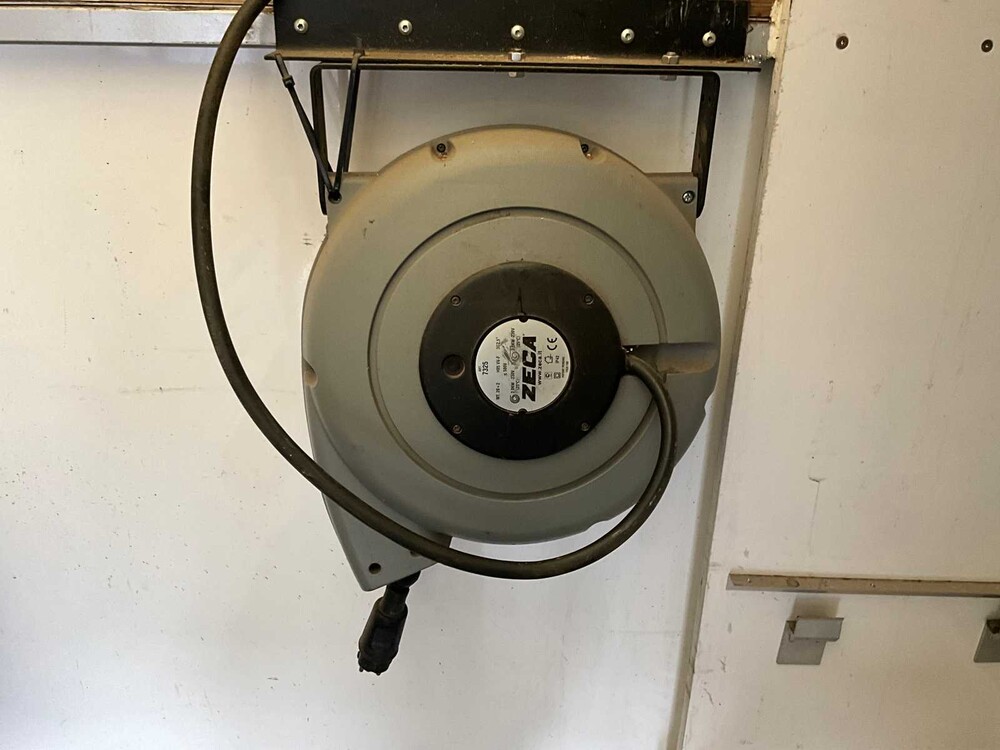 Iveco 50-C17 Glass truck with workshop equipment and glass racks (electrically lockable) 185996km Year of manufacture: 2016, 34-BHD-8