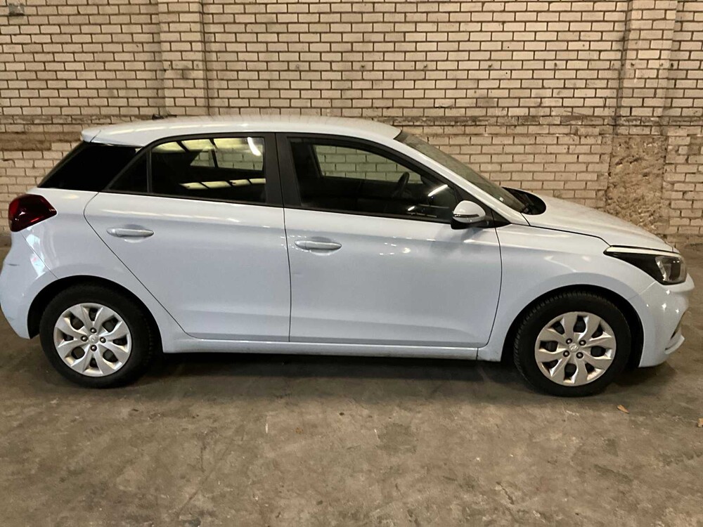 Hyundai i20 Active 49769km year of manufacture:2019