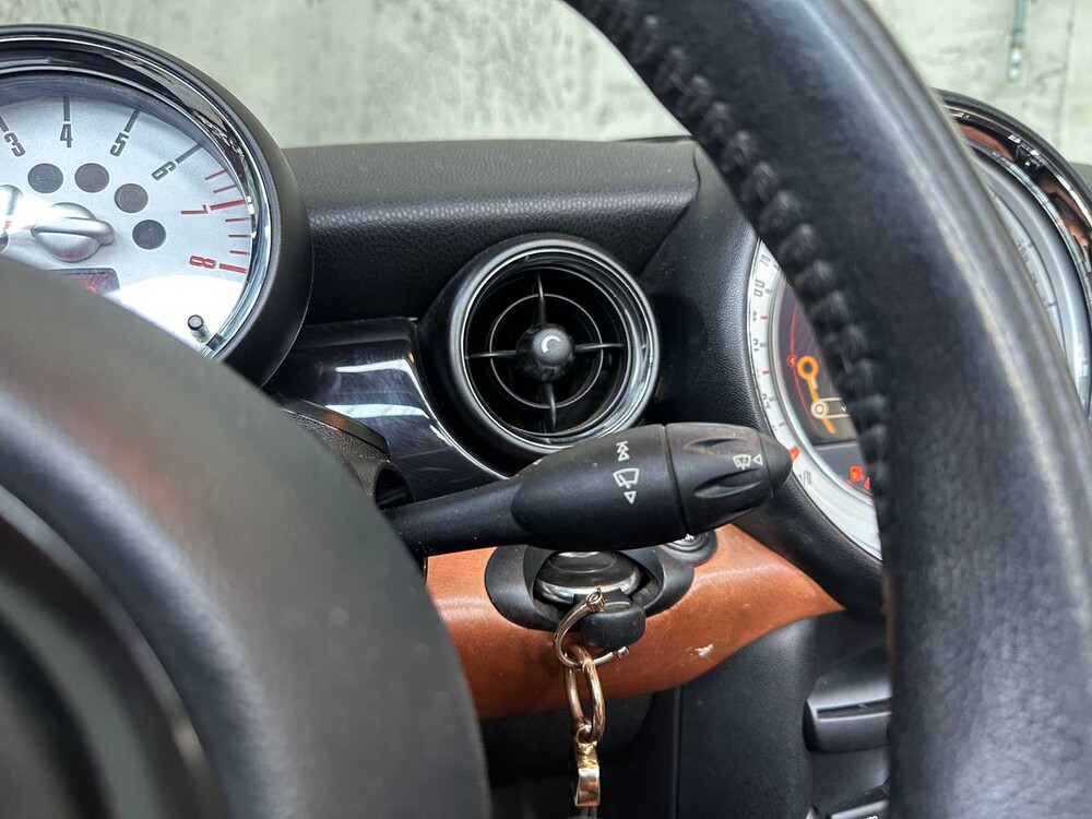 Mini Cooper S Chile Cabriolet 1.6 184hp 2010 (automatic), 42-NVF-9