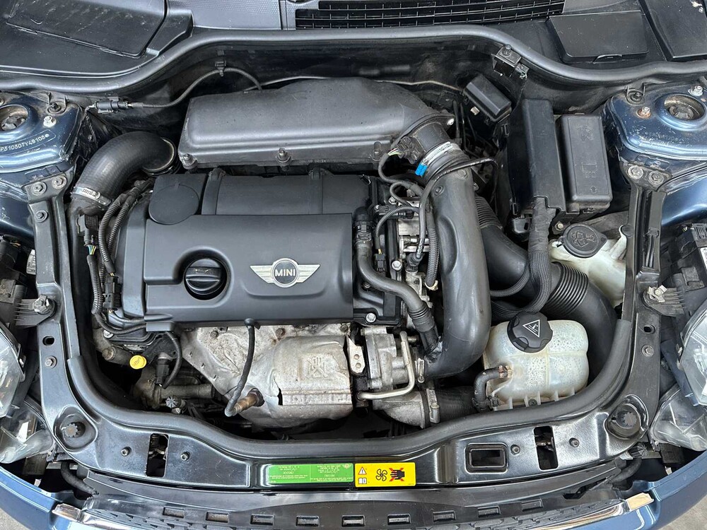 Mini Cooper S Chile Cabriolet 1.6 184hp 2010 (automatic), 42-NVF-9