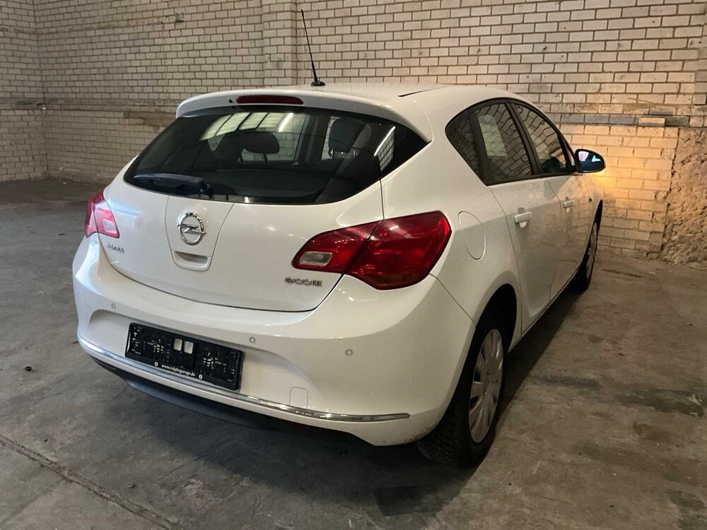 Opel Astra 210073KM Year: 2012