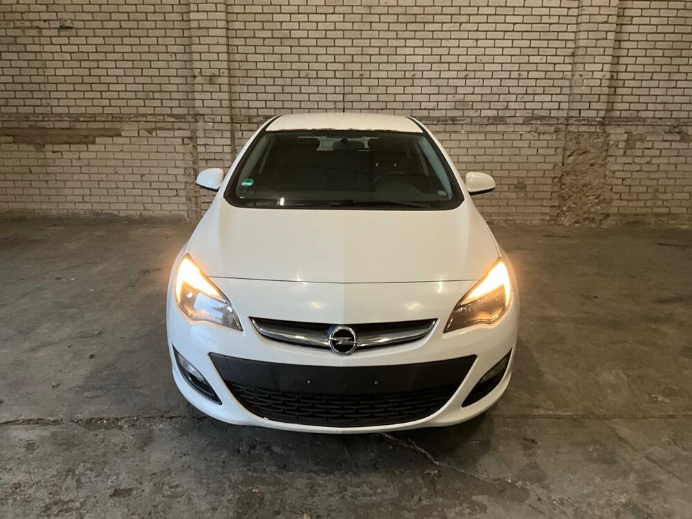 Opel Astra 210073KM Year: 2012