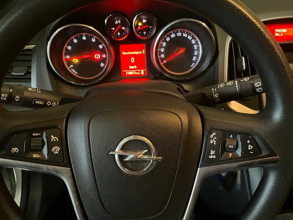 Opel Astra 210073KM Year: 2012