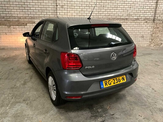 Volkswagen Polo Comfortline 149.215km Bouwjaar: 2015, RG-236-N
