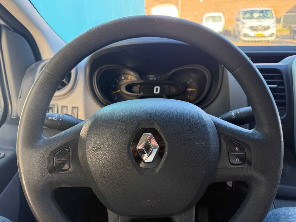 Renault - Trafic - 1.6 dCi T29 L1H2 ComYear of manufacture: 2015 VP-535-X 