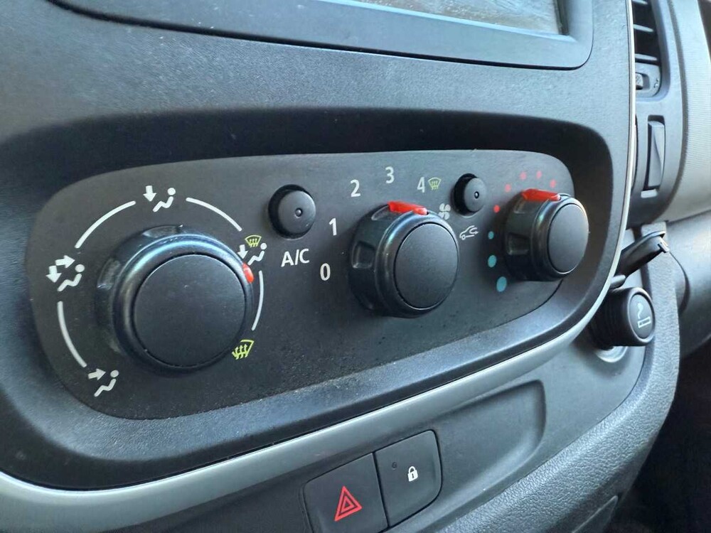 Renault - Trafic - 1.6 dCi T29 L1H2 ComYear of manufacture: 2015 VP-535-X 