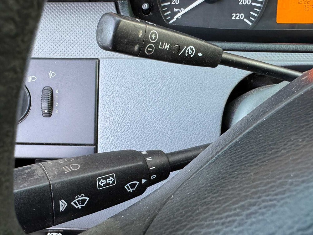 Mercedes-Benz Vito double cab 111 CDI 320 L.DC lux 453000km year of manufacture:2010, 2-VJJ-28