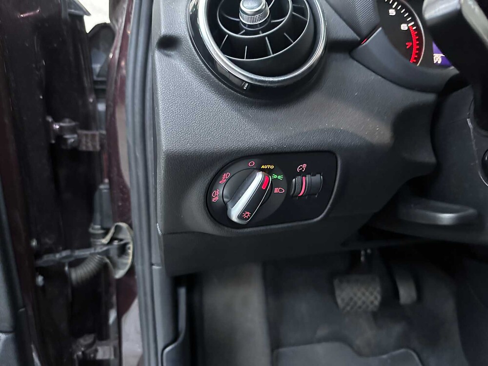 Audi A1 Sportback 1.4 TFSI S-line PDC 122hp 2013, 7-KFN-93