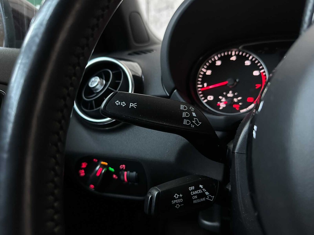 Audi A1 Sportback 1.4 TFSI S-line PDC 122hp 2013, 7-KFN-93