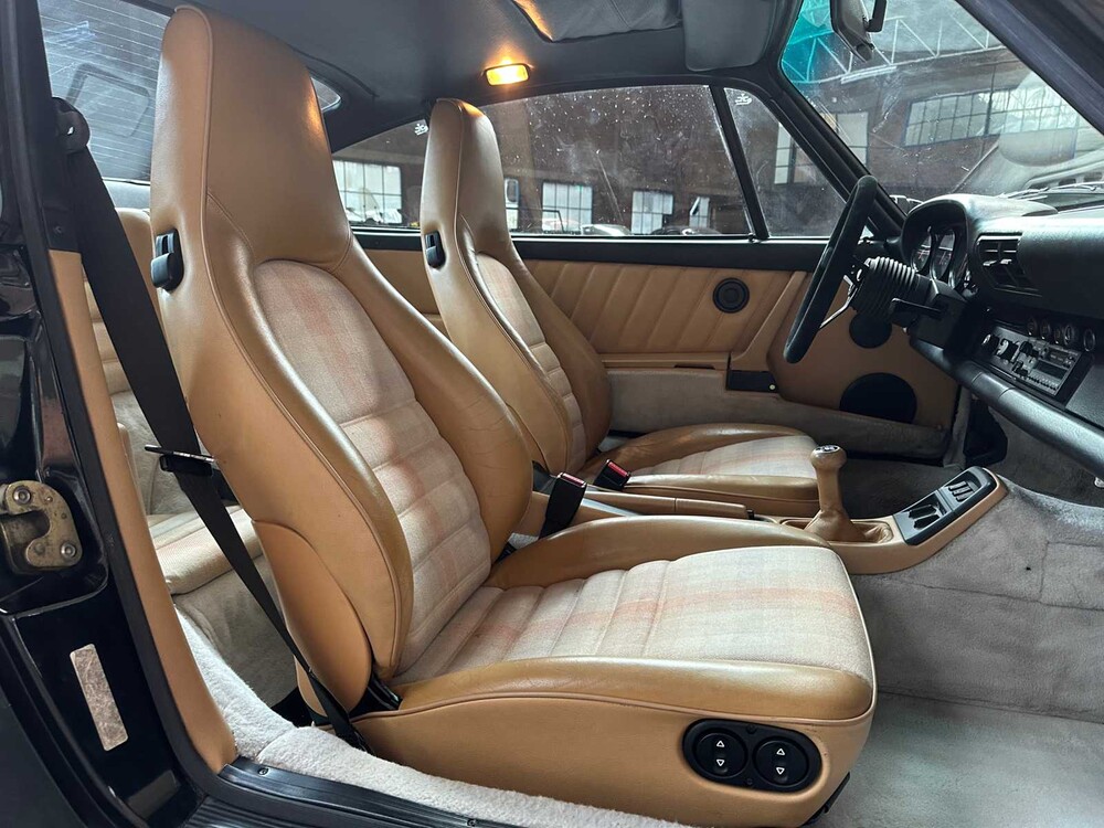 Porsche 964 Carrera 4 3.6 911 Coupe 250pk 1989 Oldtimer