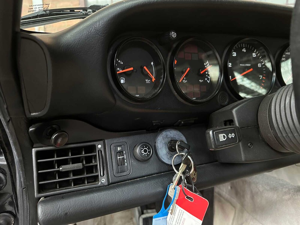 Porsche 964 Carrera 4 3.6 911 Coupe 250pk 1989 Oldtimer