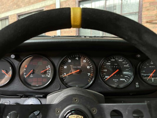Porsche 964 Carrera 4 3.6 911 Coupe 250hp 1989 Oldtimer