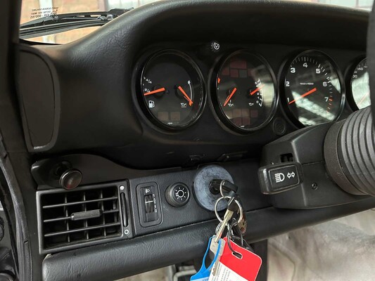 Porsche 964 Carrera 4 3.6 911 Coupe 250hp 1989 Oldtimer