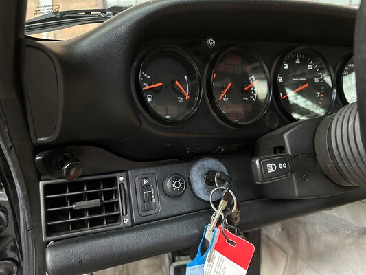 Porsche 964 Carrera 4 3.6 911 Coupe 250hp 1989 Oldtimer
