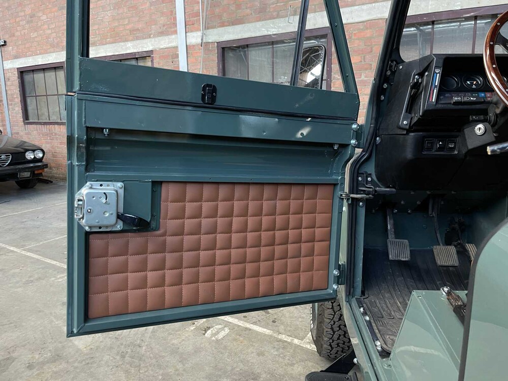 Land Rover Defender 90 Soft Top 2.5l 115pk 1993