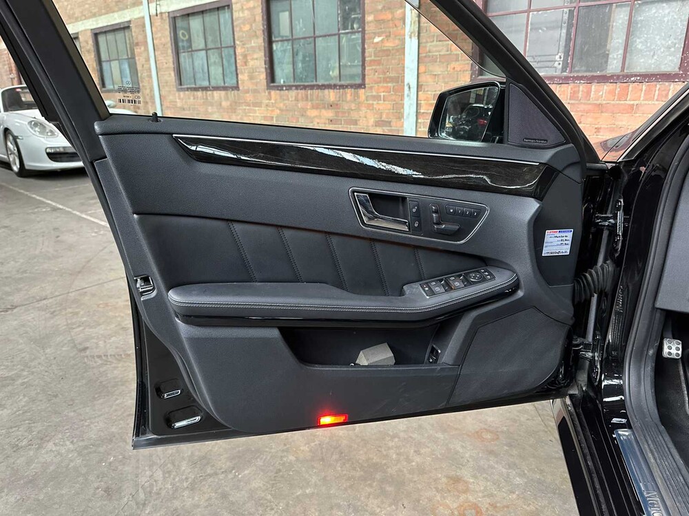 Mercedes-Benz E500 AMG 5.5 V8 388pk 2010 Youngtimer