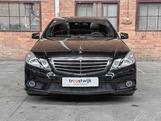 Mercedes-Benz E500 AMG 5.5 V8 388hp 2010 Youngtimer