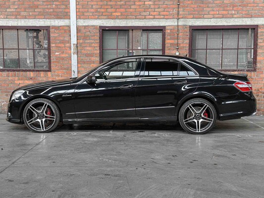 Mercedes-Benz E500 AMG 5.5 V8 388hp 2010 Youngtimer