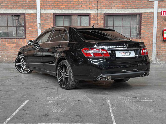 Mercedes-Benz E500 AMG 5.5 V8 388hp 2010 Youngtimer