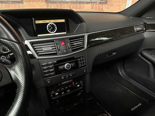 Mercedes-Benz E500 AMG 5.5 V8 388hp 2010 Youngtimer