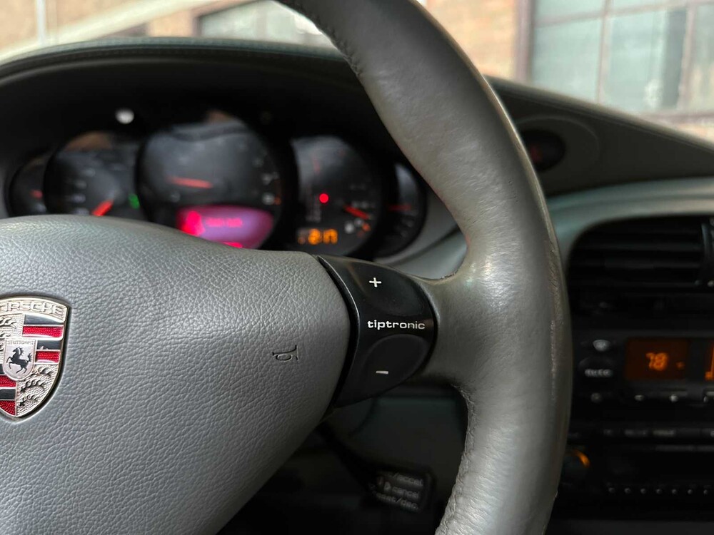 Porsche 911 Carrera Cabriolet 3.6 996 320pk 2003 Youngtimer