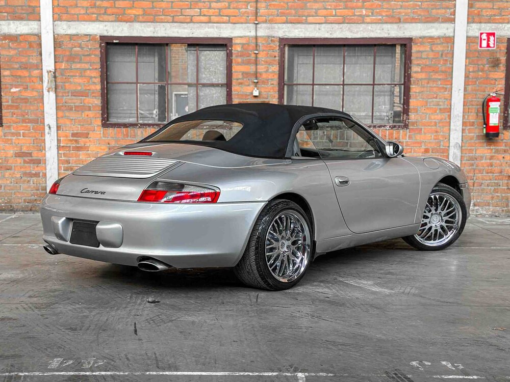Porsche 911 Carrera Cabriolet 3.6 996 320pk 2003 Youngtimer