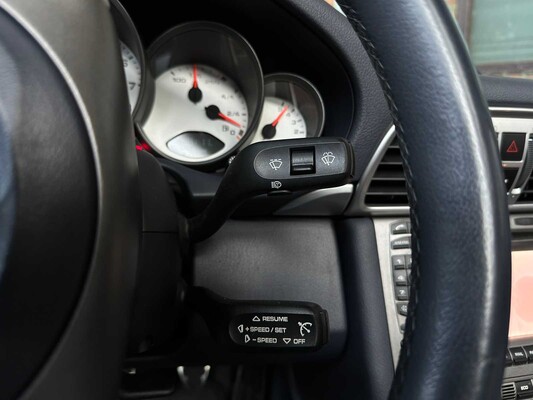 Porsche 911 Carrera S Cabriolet 3.8 997 (MANUAL) 355hp 2006 Youngtimer