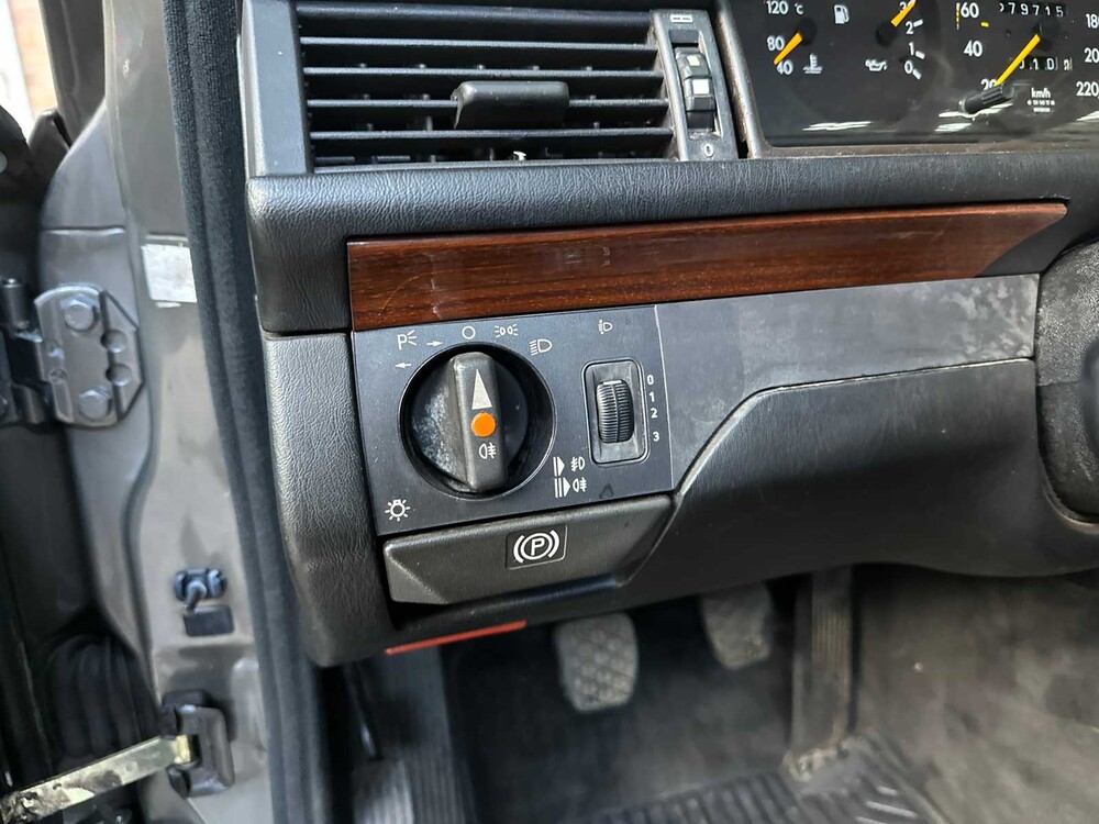 Mercedes-Benz 200E W124 2.0 122pk 1992