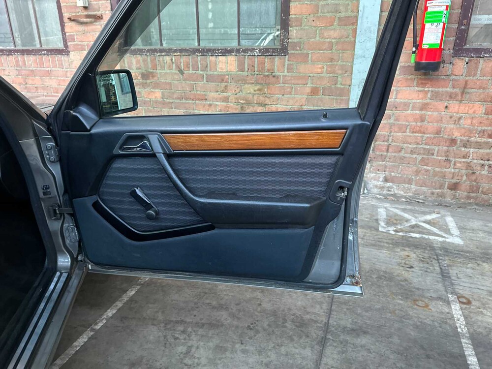 Mercedes-Benz 200E W124 2.0 122pk 1992