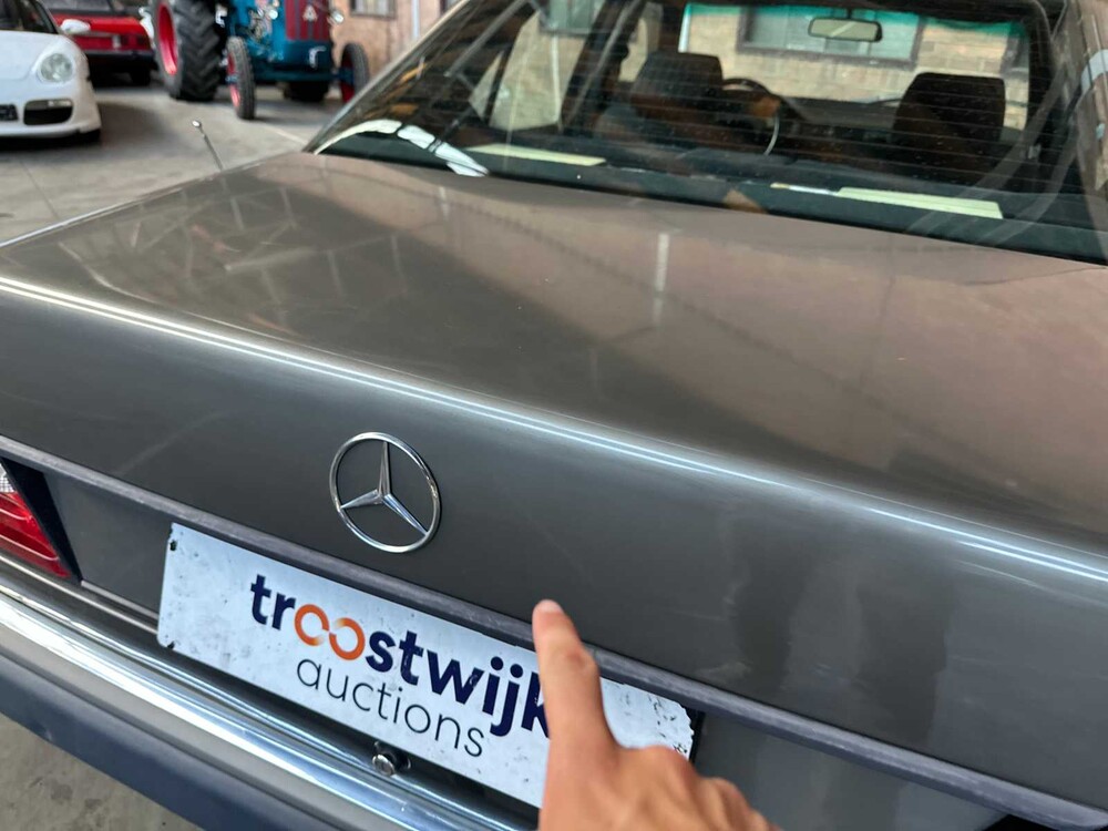 Mercedes-Benz 200E W124 2.0 122pk 1992