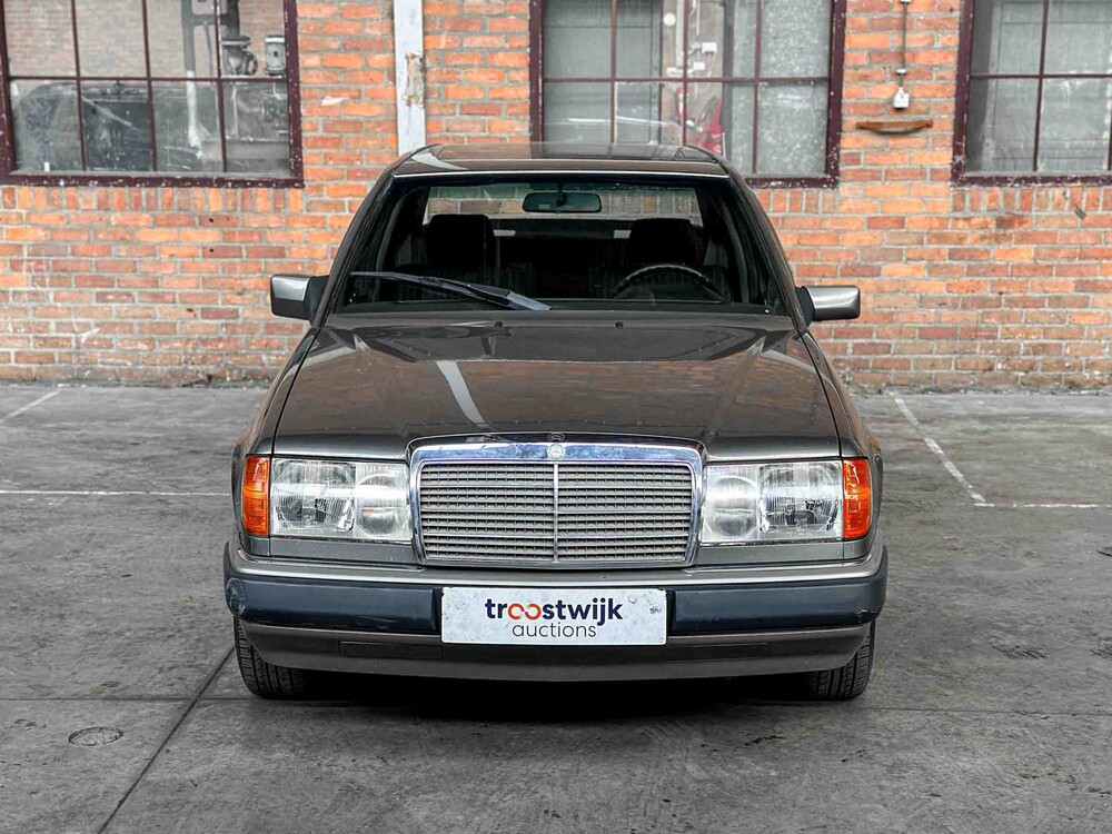 Mercedes-Benz 200E W124 2.0 122pk 1992