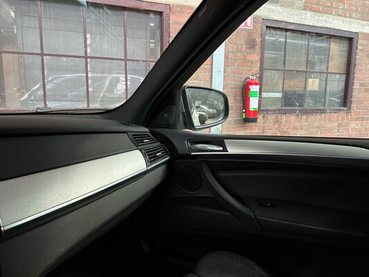 BMW X5 xDrive48i High Executive 355hp 2009, 85-JDJ-8